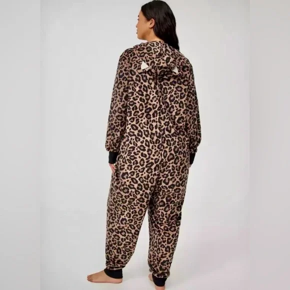 Torrid Leopard Print Onesie Pajamas Size 1/2X NWT! - Picture 2 of 12